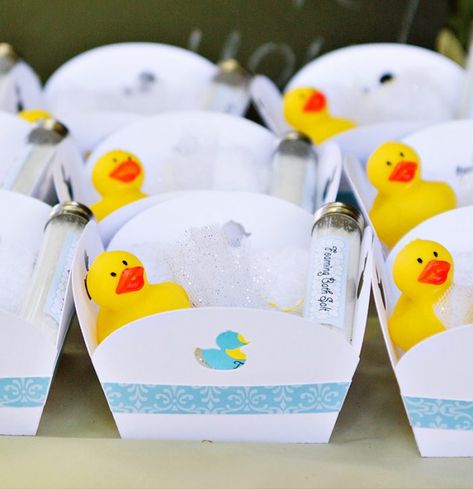 Duck Baby Shower Theme, Baby Shower For Men, Rubber Ducky Party, Ducky Baby Showers, Ducky Baby Shower, Rubber Ducky Baby Shower, Baby Shower Gift Bags, Baby Shower Duck, Baby Shower Vintage