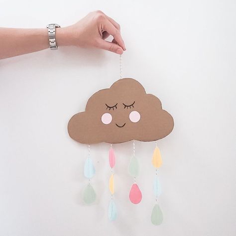 DIY Cardboard Cloud Mobile Cardboard Mobile, Mobile Diy, Toy Workshop, Foam Sheet Crafts, Cloud Craft, Diy Baby Mobile, Cloud Decoration, Diy Clouds, Cloud Mobile