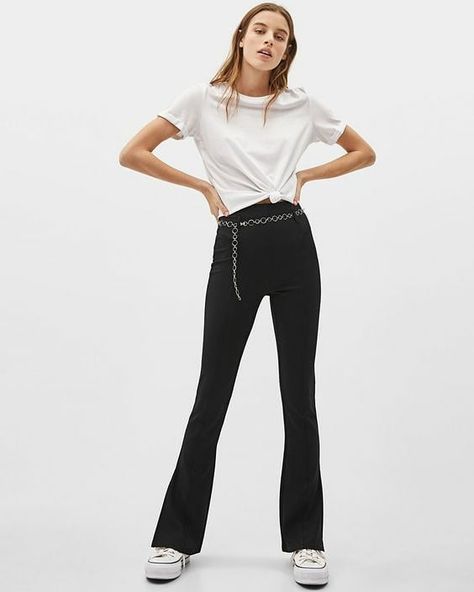 Flare pants or cutbray is really cool only for a woman who has slim long legs? No babe You can use highwaist flare pant... Iceland Fashion, Normal Outfits, Flares Outfit, Legging Outfit, 70’s Fashion, Jeans Outfit Casual, Hijab Ootd, B Fashion, Legging Outfits