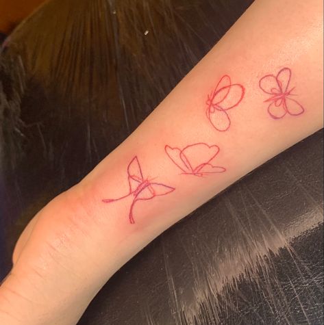 Simple Red Butterfly Tattoo, Tattoo Ideas Red Butterfly, Tiny Red Butterfly Tattoo, Red Outline Butterfly Tattoo, Red Half Butterfly Tattoo, Red Tattoos Butterfly, Tiny Butterfly Tattoo, Butterfly Outline, Red Tattoos