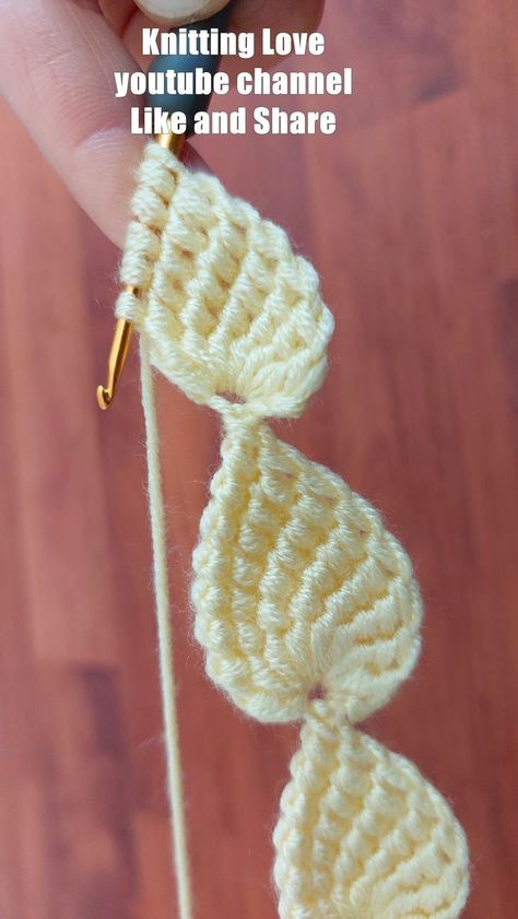 Crochet Leaves Garland Free Pattern, Crocheted Lace Edging Patterns, Leaf Chain Crochet, Crocheted Leaves Free Pattern, Crochet Vines And Leaves Pattern Free, Crochet Fall Leaves Free Pattern, Crochet Leaf Garland Free Pattern, How To Crochet Leaves, How To Crochet A Leaf