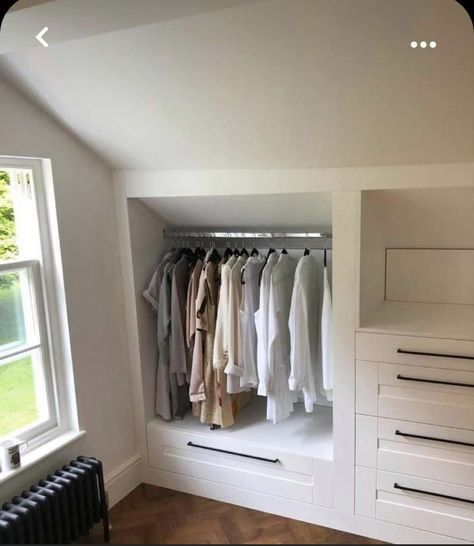 Slanted Closet Ideas, Slanted Ceiling Ideas, Slanted Roof Bedroom, Slanted Ceiling Closet, Attic Bedroom Storage, Slanted Walls, Bedroom Built In Wardrobe, Attic Bedroom Designs, Attic Closet