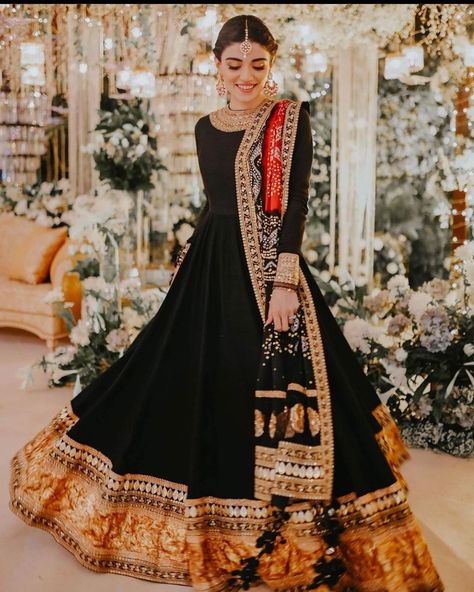 Weekend Magazine on Instagram: “We don’t drool over @sabyasachiofficial clothes for no reason! How classy and timeless is this black pishwas 🖤🖤 Stand out borders and heavy…” Desi Wedding Dresses, Pakistani Wedding Outfits, Pakistani Fancy Dresses, Bridal Elegance, Pakistani Dresses Casual, Pakistani Fashion Party Wear, Beautiful Pakistani Dresses, Fancy Dresses Long, Bridal Dress Fashion