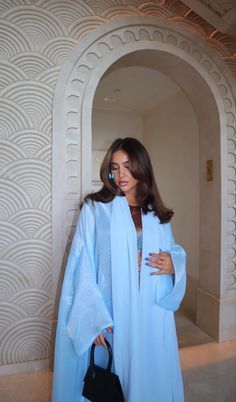 Blue Abaya Outfit, Bahrain Fashion, Dubai Abaya Fashion, Abaya Outfits, Abaya Mode, Dubai Outfit, Uae Fashion, Blue Abaya, Mode Abayas