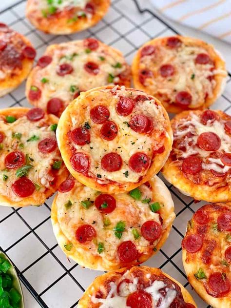 No Yeast Pizza Dough - 2 Ingredient Pizza Crust No Yeast Pizza Dough Recipe, Yeast Pizza Dough Recipe, Yogurt Pizza Dough, 2 Ingredient Pizza, Football Shaped Foods, Yeast Pizza Dough, No Yeast Pizza Dough, Easy Pizza Crust, Healthy Baby Food