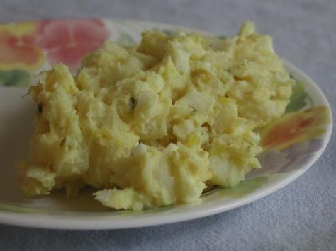 Hash Browns Potato Salad-  who wants to peel and chop potatoes anyway?  Great when you are short on time! Frozen Hash Browns, Potato Salad Dressing, Frozen Hashbrowns, Potato Salad With Egg, Salads For A Crowd, Bacon Potato Salad, Easy Potato Salad, Frozen Potatoes, How To Make Potatoes