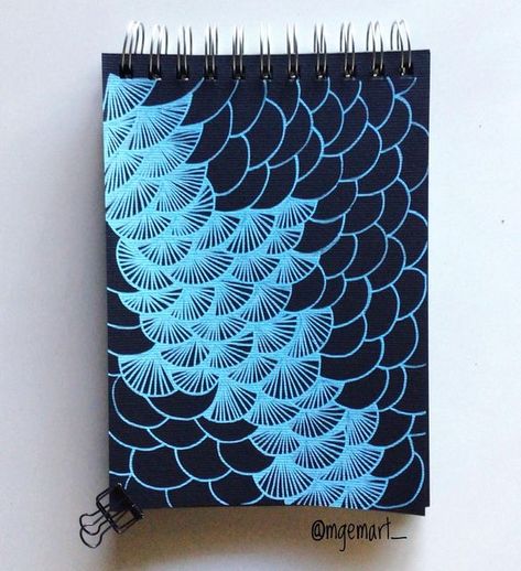 Gel Pen Drawings, Optical Illusion Drawing, Zen Doodle Patterns, Wall Art Diy Paint, Black Paper Drawing, Pen Art Drawings, Zen Doodle Art, Posca Art, Geometric Design Art