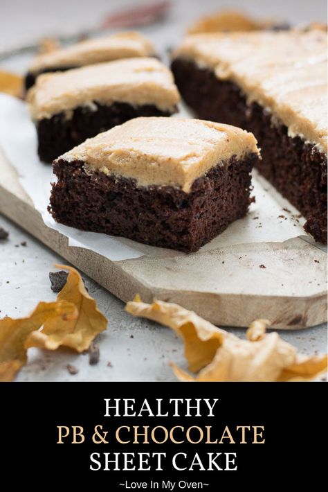 If you love chocolate and peanut butter together (who doesn't) you will LOVE this healthier chocolate peanut butter sheet cake with zero refined sugars and a low calorie frosting! // healthy chocolate peanut butter cake via @loveinmyoven Paleo Dessert Recipes Easy, Coconut Flour Brownies, Paleo Cakes, Healthy Chocolate Peanut Butter, Brownies Healthy, Gluten Free Brownies Recipe, Healthy Brownie, Peanut Butter Sheet Cake, Paleo Brownies