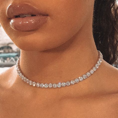 Prom Jewellery Ideas, Cute Prom Jewelry, Prom Accessories Jewelry Silver, Gold Sparkly Jewelry, Silver Jewellery For Prom, Prom Silver Accessories, Sparkly Silver Necklace, Silver Sparkly Jewelry, Girly Accessories Necklaces