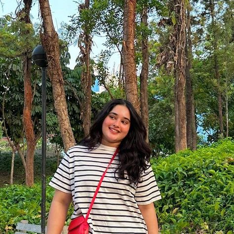 Laxmi Shetty on Instagram: "oversized tshirt + skort = spring uniform ☀️🍒✨" Spring Uniform, Oversized Tshirt, Outfit Inspo, On Instagram, Instagram