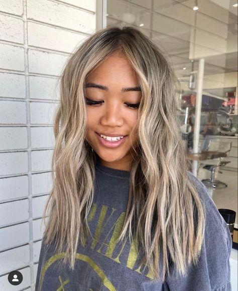 Blonde Hair After Brown, Blonde Blended Balayage, High Root Blonde Balayage, Blonde Balayage For Brown Eyes, Summer 23 Hair Color Trends, Blonde With Dark Roots Medium Length, Brownish Blonde Balayage, Dark Hair Dyed Blonde, Heavy Highlights Brown Hair