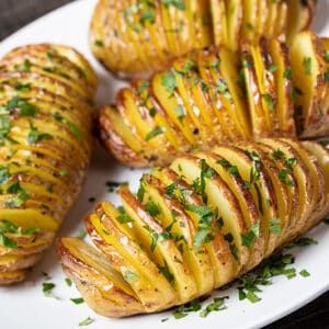 Gold Potato Recipes, Baked Potato Slices, Resep Pasta, Dressing For Fruit Salad, Yukon Potatoes, Gold Potatoes, Fruit Salad Easy, Hasselback Potatoes, Potato Recipes Side Dishes