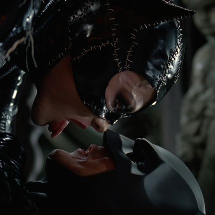 Michelle Pfeiffer Catwoman Aesthetic, Batman Returns Aesthetic, Selina Kyle Batman Returns, Michelle Pfeiffer Catwoman Costume, Catwoman Michelle Pfeiffer, Michelle Pfeiffer Catwoman, Cat Woman Mask, Catwoman Makeup, Batman Returns 1992