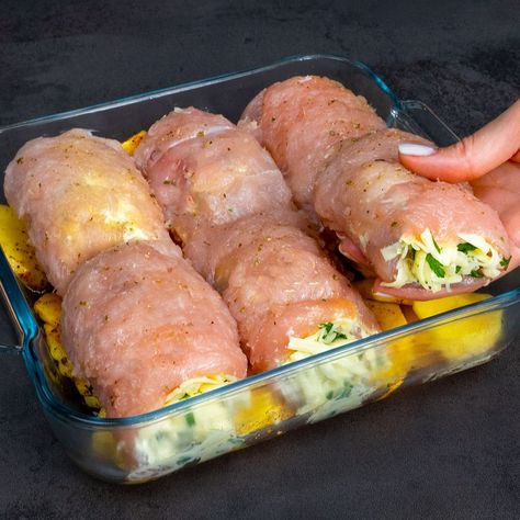 Creamy Chicken Rolls, Appetizing Tv Recipes, Rolled Chicken Breast, Rolled Chicken Recipes, Appetizing Tv, Chicken Roll Ups, Chicken Rolls, Meat Dinners, Chicken Meat