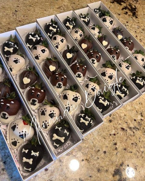 Dog Themed Chocolate Covered Strawberries, Dog Chocolate Covered Strawberries, Spooky Berries, Dog Cake Pops, Berry Ideas, Mv Ideas, Dog Chocolate, Strawberry Ideas, Covered Chocolate