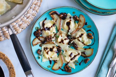 Pear And Gorgonzola, Pear Gorgonzola, Anolon Cookware, Balsamic Sauce, Pear Sauce, Recipes To Make At Home, Pasta Noodle Recipe, Rolled Sugar Cookies, Orzo Salad