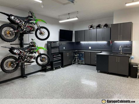 Garage Storage Plans, Garage Photos, Casa Garage, Organized Garage, Garage Storage Inspiration, Garage Workshop Plans, Man Garage, Garage Design Interior, Garage Workshop Organization