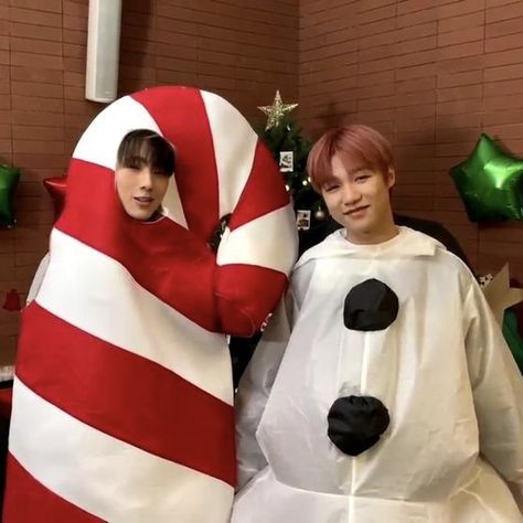 Matching Kpop Pfp, Pfps Kpop, Kpop Christmas, Yugioh Trap Cards, What Are You Like, Christmas Pfp, Kpop Backgrounds, Christmas Playlist, Kpop Pfp