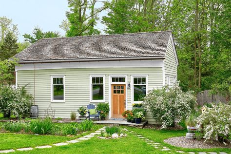 Schoolhouse Renovation: Heirloom in the Making - This Old House Cozy Cottage Home, Cape Cod Style House, Small Cottage Homes, Old School House, Unusual Homes, Seaside Cottage, Cottage Home, White Marble Countertops, Old Farm Houses