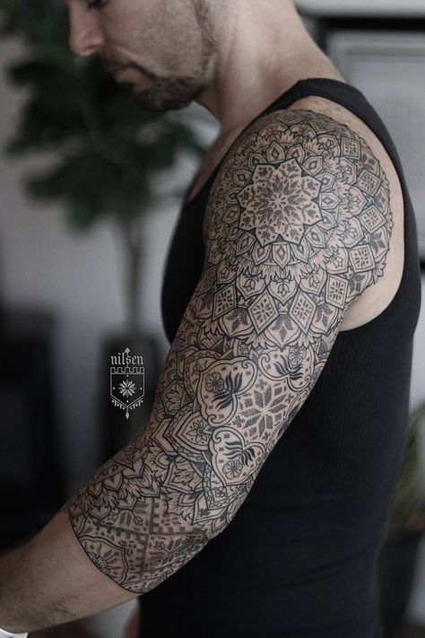 Geometric Tattoo Ocean, Sacred Geometry Tattoos, Black Work Tattoos, Best Leg Tattoos, Mandala Tattoo Sleeve, Geometric Mandala Tattoo, Geometric Sleeve Tattoo, Forearm Band Tattoos, Dot Tattoos