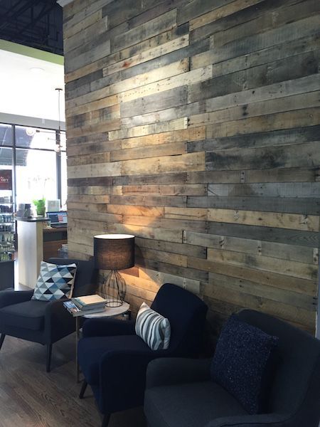 Brown reclaimed wood wall #reclaimed #reclaimedwood #homedecor #rustic Hair Salon Waiting Area, Waiting Area Ideas, Salon Waiting Area Ideas, Salon Waiting Area, Salon Interior Design Ideas, Waiting Room Design, Beauty Salon Interior Design, Lobby Seating, Decor Salon