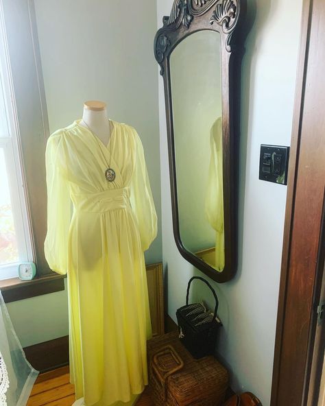 1970s Yellow Dress, 60s Yellow Dress, Boho Yellow Maxi Dress, Size Medium Dress, 70s Lemon Yellow Dress, Long Sleeves, Vintage Dress Stunning. Bright lemon yellow vintage dress with chiffon sleeves and a Grecian inspired style. Sparkly little rhinestone studs at waist line. Cleaned and ready to dazzle. A small hole is shown in photos in one sleeve but it more towards the underside and isn't a glaring flaw in my opinion.  Measurements - - -  Bust: 36-38.5 inches  Waist: 28 inches  Length from top Yellow Dress Long, Dress With Chiffon Sleeves, Lemon Yellow Dress, Yellow Vintage Dress, Boho Yellow, Yellow Maxi Dress, Chiffon Sleeves, Dress 70s, Yellow Maxi