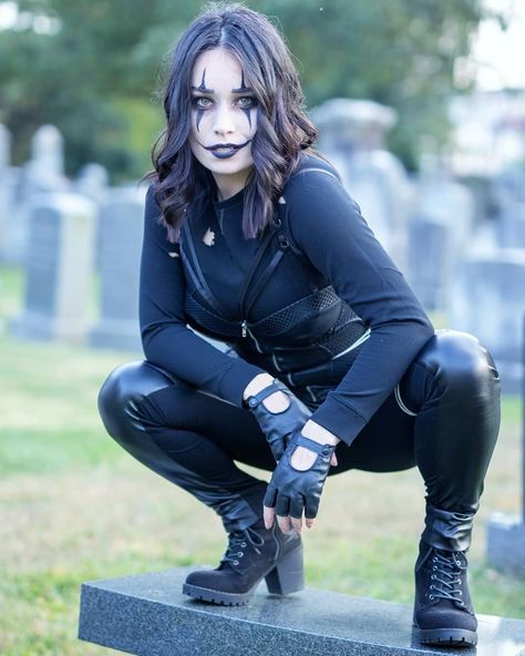 The Crow Female, The Crow Costume, Wallpaper Watch, Crow Costume, Female Costume, Crow Movie, Video Poster, Poster Wallpaper, The Crow