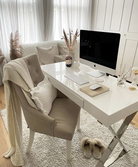 Neutral Office Desk, Home Office Aesthetic, Neutral Office, White Desk Office, Office Aesthetic, Chloe Rose, Cozy Home Office, My Home Office, Office Room Decor