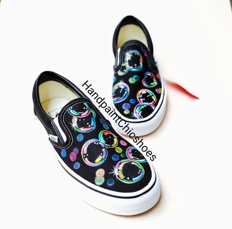 Hand painted Bubbles black Vans. All Items are100% hand painted. The colours are water-proof and permanent.  When you place an order please allow 2-4 weeks in process to be completed and shipped out.  Please leave your phone number in personalization box or message me as it require by DHL. You can change the pattern, colour, enter the name or customize what ever design as you like, only send me a message or the picture. Suggest hand washed with soft brush and mild detergent. ❤ Love to create uni Painted Black Vans, Painted Bubbles, Vans Painted Shoes Ideas, Bubble Shoes, Custom Slip On Vans, Vans Painted, Painted Shoes Diy, White Slip On Sneakers, Painted Canvas Shoes