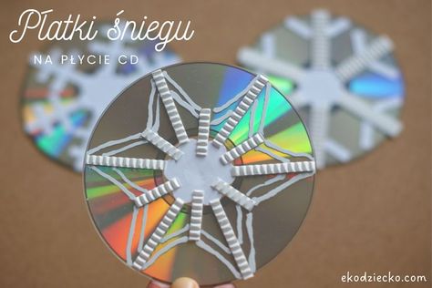 Zimowa twórcza praca plastyczna z recyklingu - płatek śniegu na płycie CD. Dla dzieci:) Winter Creative Recycled Artwork - Snowflake on CD. For children:) Recycled Artwork, Ferris Wheel, Fair Grounds, Cd