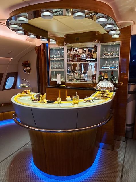 Emirates Flights, First Class Flights, Business Class Flight, Round The World Trip, San Francisco International Airport, Luxury Private Jets, Dubai Airport, Emirates Airline, Plane Ticket