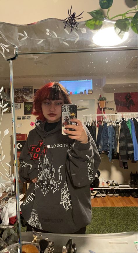 split dye hair half red half black #splitdye #redandblackhair #emo Split Dyed Hair Red And Brown, Split Dyed Hair Black And Orange, Red And Black Split Dye, Orange And Black Split Dye, Dark Red And Black Split Dye, Split Dyed Hair, Dyed Hair, Dye, Black And Red