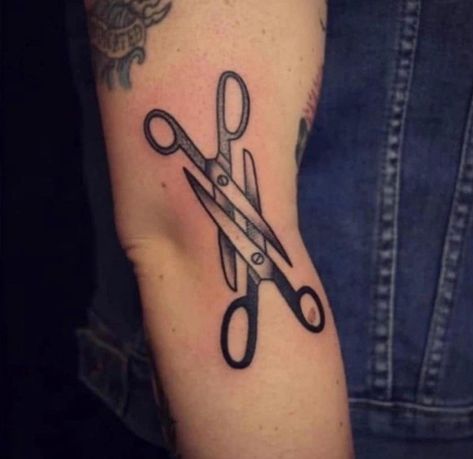 Sissor Tattoo, Scissor Tattoo, Lgbt Tattoo, Characters From Movies, Gay Tattoo, Pride Tattoo, Happy Pride Month, Month Of June, Dope Tattoos For Women