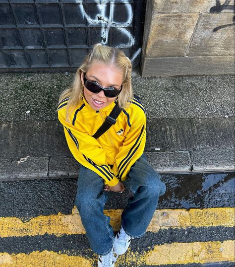 @Daisybirchalll Yellow Sweatshirt Outfit, Yellow Jacket Outfit, Adidas Jacket Outfit, Vintage Adidas Jacket, Yellow Adidas, 70s Inspired Fashion, Adidas Vintage, Adidas Fashion, Adidas Outfit