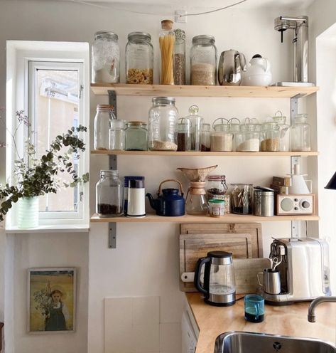 Kitchen Nordic Style, Danish Apartment, Fortune Favours The Bold, Copenhagen Interior, Kitchen Nordic, Boho Kitchen, Inviting Home, H U, Artist House