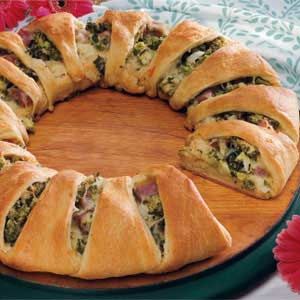 Broccoli Ham Ring, Ham Broccoli, Cooked Ham, Crescent Recipes, Pampered Chef Recipes, Crescent Roll Recipes, Think Food, Great Appetizers, Swiss Cheese