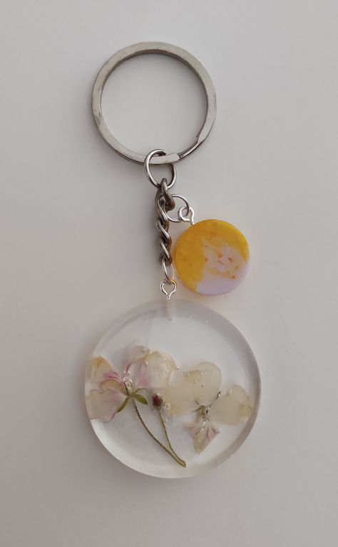 Gantungan Kunci Resin, Flower Resin Keychain, Clover Resin, Diy Resin Keychain, Mustard Seed Jewelry, Dried Flower Jewelry, Dried And Pressed Flowers, Resin Keychain, Pattern Pictures