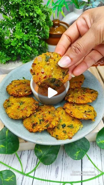 Indian Breakfast Ideas Healthy, Quick Breakfast Ideas Indian, Hindu Quotes, Easy Breakfast Recipe, Savory Bites, Vegetarian Fast Food, Sugar Jar, Indian Breakfast, Gujarati Recipes