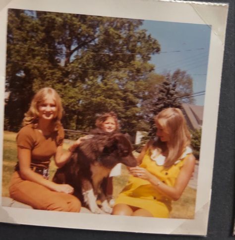 70s Polaroids, Pictures From The 70s, 70s Lifestyle, 1970 New York, Aunt Vibes, 60s Summer, Does Your Mother Know, 1970s Hairstyles, 60s Vibes