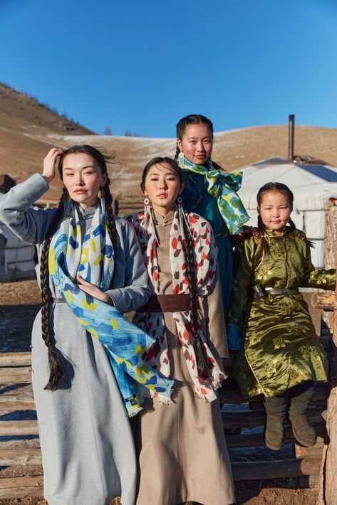 From the steppes of GOBI, we want to let you know the story behind our cashmere! Go to today's stories to know more! 🌿 Mongolian Woman, Mongolian Costume, Soviet Childhood, Gobi Cashmere, Mongolian People, Nomad Life, Traditional Wear, Old Money Aesthetic, Central Asia