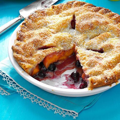 Recipe from Taste of Home Peach Blueberry Pie, Fresh Blueberry Pie, Blueberry Pie Recipe, Peach Pie Recipes, Peach Blueberry, Peach Pie, Peach Recipe, Blueberry Pie, Köstliche Desserts