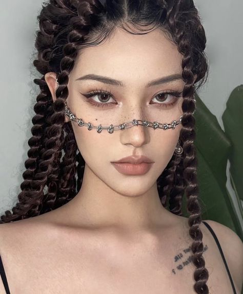 Sci Fi Makeup, Makeup Cantik, Pretty Braided Hairstyles, Glamour Makeup, Uzzlang Girl, Hair Reference, Gorgeous Makeup, Aesthetic Hair, Aesthetic Girl