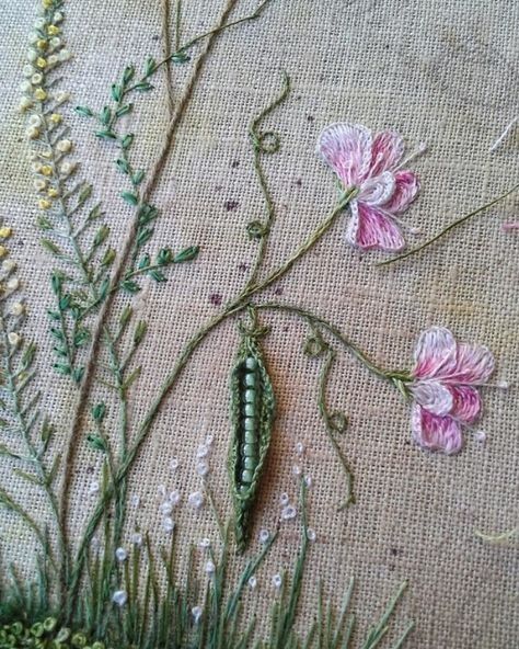 Grass Embroidery, Finding Neverland, Slow Stitching, Embroidery Ideas, Hand Embroidery Patterns, Embroidery Inspiration, Embroidery Tutorials, Crazy Quilts, Renewable Energy