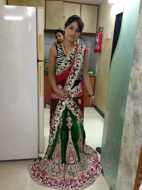 Hina Khan Tejaswini Prakash, Hena Khan, Bleaching Hair, Heena Khan, Sana Khan, Madhubani Paintings, Divyanka Tripathi, Hina Khan, Wedding Saree Collection