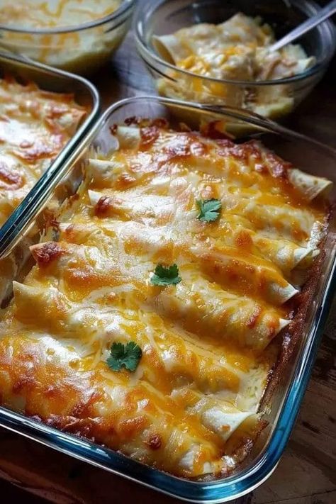 Cream Cheese Chicken Enchiladas!!! Traditional Enchiladas, Strawberry Crunch Cheesecake, Cream Cheese Enchiladas, Crunch Cheesecake, Cream Cheese Chicken Enchiladas, Strawberry Crunch, Cheese Enchiladas, Cheese Chicken, Cream Cheese Chicken