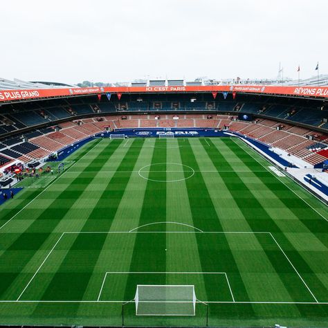 Home of PSG...Parc Des Prince. Psg Stadium, Paris Football, Fire Helmet, Word Cup, Big G, Sports Stadium, Football Predictions, Free Football, Football Wallpaper