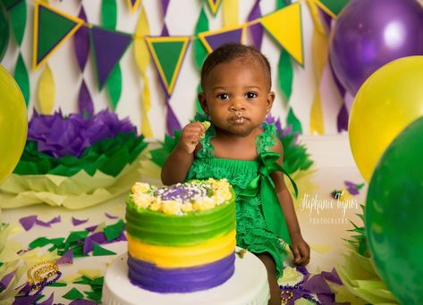 Smash Cake | Mardi Gras Cake | Purple Green Yellow Cake | Smash Session | Sorby Sweets Yellow Cake Smash, Mardi Gras Birthday Cake, Mardi Gras Birthday, Bringing Up Bebe, Milestone Cake, Mardi Gras Cake, Newborn Milestone, Fredericksburg Va, Pancake Day