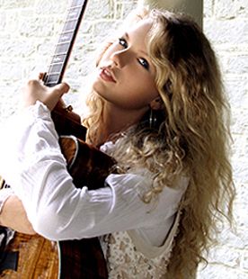 Taylor Swift 2007 | Taylor Swift Interview 2007 - Taylor Swift Songwriting Taylor Swift Age, Taylor Swift Guitar, Taylor Swift Fotos, Hot Country Songs, Photos Of Taylor Swift, Swift Facts, Prince Royce, Estilo Taylor Swift, Red Tour