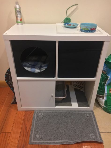 Weekend project: Make a Cozy Cat Corner Cat Food Station, Katt Grejer, Kat Diy, Litter Box Furniture, Diy Ikea Hacks, Ikea Hackers, Diy Ikea, Kallax Ikea, Weekend Projects