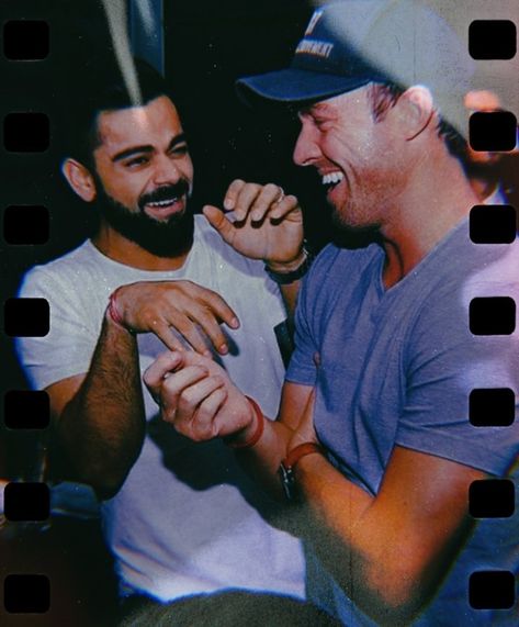 Virat And Abdevilliers, Ab De Villiers, Comfort People, Best Duos, Mens Fashion Casual Outfits, Cute Selfies Poses, Mind Quotes, Virat Kohli, I Kings